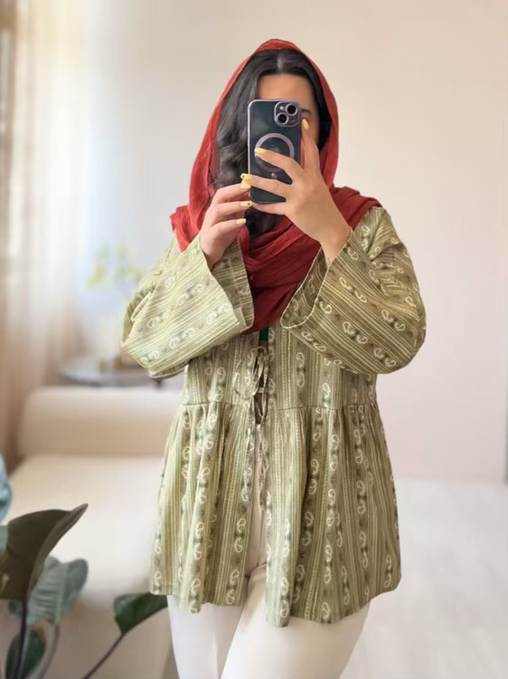 مانتو باتیک نمای جلو