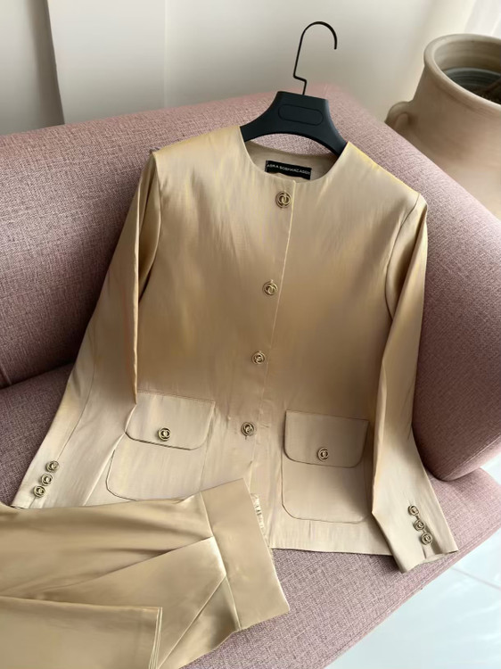 کت و شلوار تافته نمای پشت