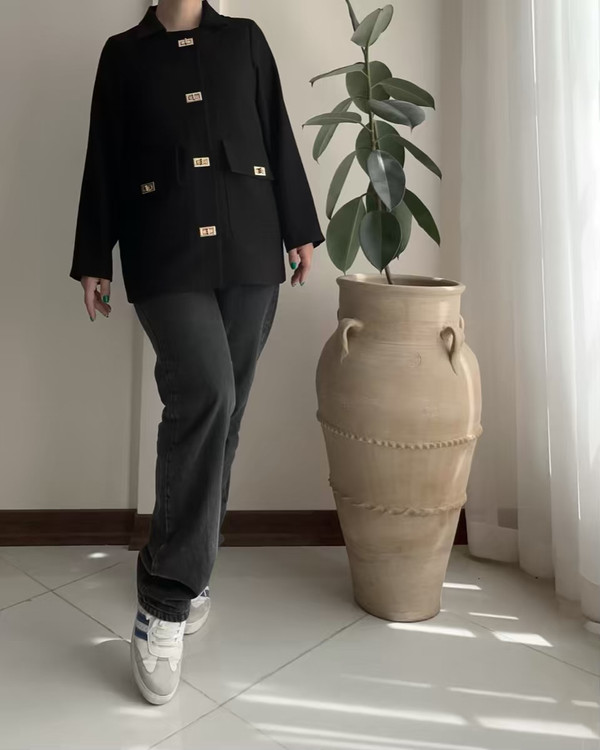 مانتو قفل نمای پشت