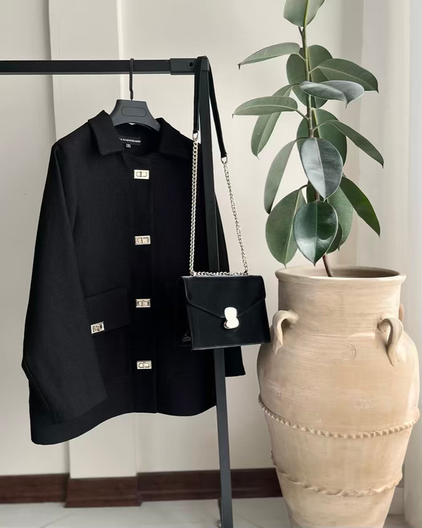 مانتو قفل جزئیات