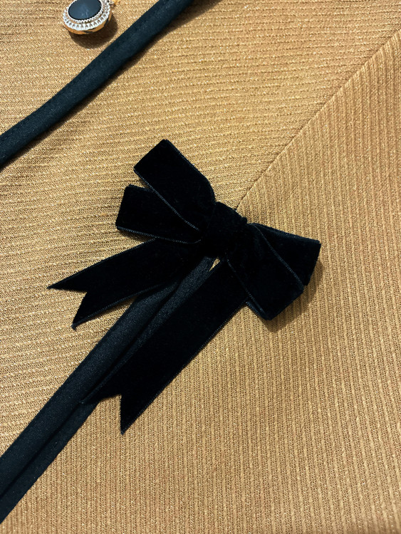 مانتو پاپیون نمای پشت