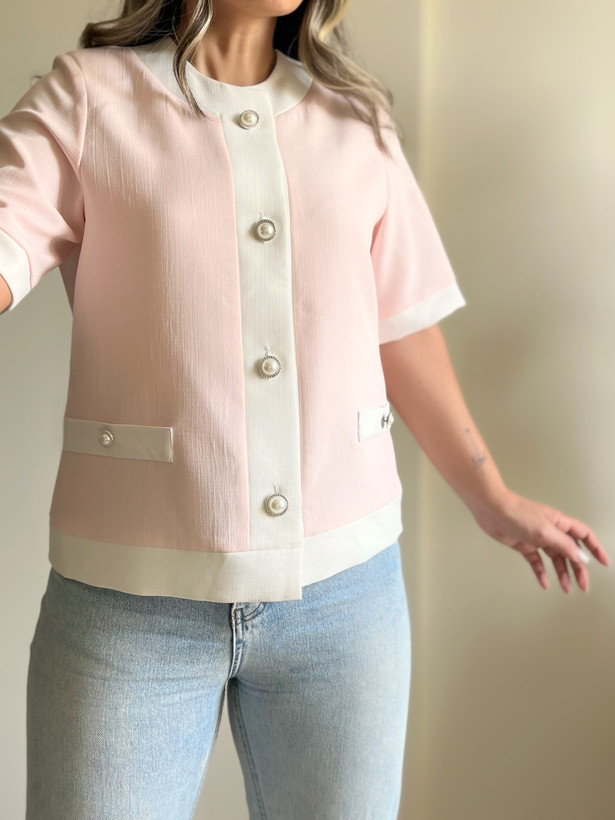 کت یقه گرد صورتی پودری با سجاف سفید زنانه سایزبندی